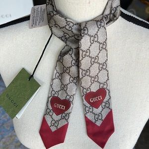 Gucci scarf